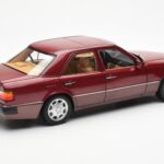 Mercedes 500E W124 Rouge Metallic Édition Concessionnaire Norev 1:18 - image 3 of 8