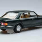 Mercedes 560 SEL W126 Vert Foncé Métallisé Norev 1:18 - image 3 of 7