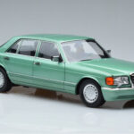 Mercedes 560 SEL W126 Vert Clair Norev 1:18 - image 5 of 7
