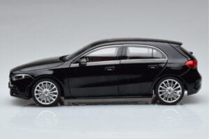 Mercedes A-Class W177 AMG Line Norev 1:18 183861 Métal — image 4 sur 7
