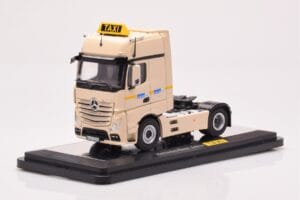 Mercedes Actros Gigaspace IAA 2012 Taxi NZG 1:50 MM0015 Métal — image 2 sur 4