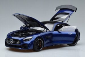 Mercedes AMG GT R C190 Bleu Brillant AUTOart 1:18 76334 Métal — image 2 sur 7