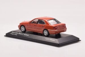 Mercedes C-Class W202 C240 Orange Métallisé Minichamps 1:43 430037000 Métal — image 3 sur 4