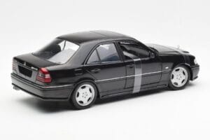 Mercedes C-Class W202 C36 AMG Noir Métallique UT Models 1:18 26102 Métal — image 2 sur 6