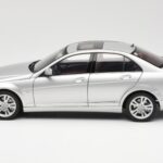 Mercedes C-Class W204 Avantgarde Argent AUTOart 1:18 - image 4 of 8