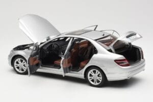 Mercedes C-Class W204 Avantgarde Argent AUTOart 1:18 B66962368 Métal — image 5 sur 8