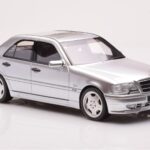 Mercedes C36 AMG W202 Argent Otto 1:18 - image 4 of 6