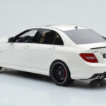 Mercedes C63 AMG W204 Blanc GT Spirit 1:18 - image 5 of 6