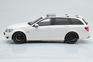 Mercedes C63 AMG S204 T-Model Blanc GT Spirit 1:18 GT147 Résine — image 3 sur 8