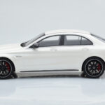 Mercedes C63S AMG W205 Blanc GT Spirit 1:18 - image 3 of 6