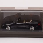 Mercedes CLK A209 Cabriolet Obsidian Noir Métallique Minichamps 1:43 - image 4 of 4