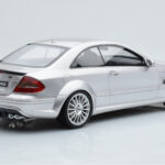 Mercedes CLK63 AMG C209 Coupé Argent Otto 1:18 - image 2 of 6