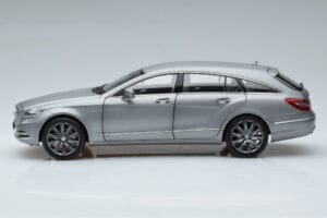 Mercedes CLS Shooting Brake X218 Alanite Gris Norev 1:18 B66960117 Métal — image 4 sur 7