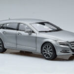 Mercedes CLS Shooting Brake X218 Alanite Gris Norev 1:18 - image 5 of 7