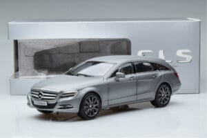 Mercedes CLS Shooting Brake X218 Alanite Gris Norev 1:18 B66960117 Métal — image 7 sur 7