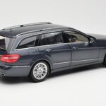 Mercedes E-Class S212 T-Model Tenorit Gris Métallisé Minichamps 1:18 - image 3 of 8