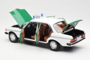 Mercedes E-Class W123 Polizei Norev 1:18 B66040676 Métal — image 5 sur 8