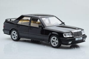 Mercedes E-Class W124 Tuning Noir MCG 1:18 MCG18341 Métal — image 4 sur 6