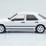 Mercedes E-Class W124 Tuning Blanc MCG 1:18 - image 3 of 6