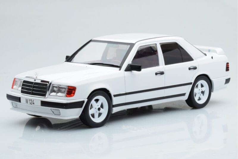 Mercedes E-Class W124 Tuning Blanc MCG 1:18