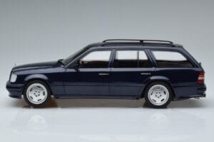 Mercedes E36 AMG S124 Bleu Otto 1:18 OT753 Résine — image 3 sur 6
