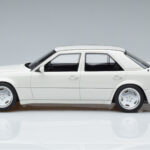 Mercedes E60 AMG W124 Blanc Otto 1:18 - image 3 of 6