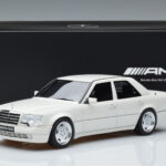 Mercedes E60 AMG W124 Blanc Otto 1:18 - image 6 of 6