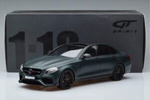 Mercedes E63 AMG Brabus 800 W213 Vert GT Spirit 1:18 GT208 Résine — image 6 sur 6