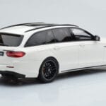 Mercedes AMG E63 S S213 T-Model Blanc GT Spirit 1:18 - image 2 of 6