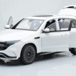 Mercedes EQC 400 Diamond Blanc NZG 1:18 - image 2 of 8