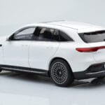 Mercedes EQC 400 Diamond Blanc NZG 1:18 - image 7 of 8