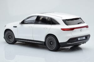 Mercedes EQC 400 Diamond Blanc NZG 1:18 B66963756 Métal — image 7 sur 8