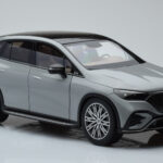 Mercedes EQE SUV X294 AMG Line Alpine Gris NZG 1:18 - image 6 of 8
