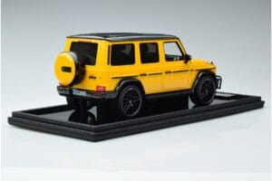 Mercedes AMG G63 W463 Jaune MotorHelix 1:18 MH018-Y Résine — image 2 sur 7