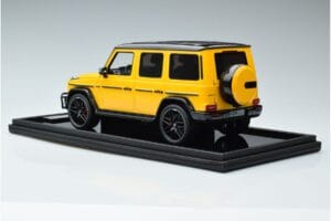 Mercedes AMG G63 W463 Jaune MotorHelix 1:18 MH018-Y Résine — image 5 sur 7