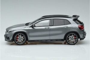 Mercedes AMG GLA 45 X156 Édition Concessionnaire GT Spirit 1:18 B66960467 Résine — image 3 sur 6
