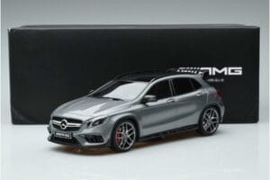 Mercedes AMG GLA 45 X156 Édition Concessionnaire GT Spirit 1:18 B66960467 Résine — image 6 sur 6