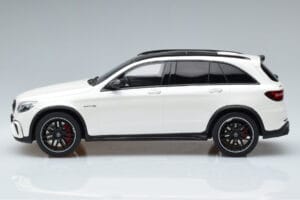 Mercedes GLC 63 AMG X253 Blanc GT Spirit 1:18 B66965713 Résine — image 3 sur 6