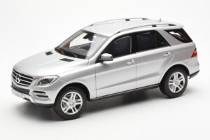 Mercedes M-Class W166 Iridium Argent Métallique Minichamps 1:18