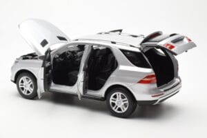 Mercedes M-Class W166 Iridium Argent Métallique Minichamps 1:18 B66960064 Métal — image 5 sur 8