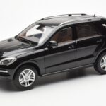 Mercedes M-Class W166 Obsidian Noir Métallique Minichamps 1:18