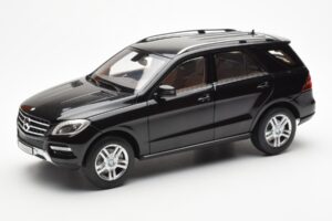 Mercedes M-Class W166 Obsidian Noir Métallique Minichamps 1:18