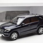 Mercedes M-Class W166 Tansanite Bleu Métallique Minichamps 1:18 - image 8 of 8