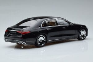 Mercedes Maybach S600 W222 V12 Biturbo Obsidian Noir Almost Real 1:18 820115 Métal — image 3 sur 11