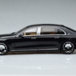 Mercedes Maybach S600 W222 V12 Biturbo Obsidian Noir Almost Real 1:18 - image 5 of 11