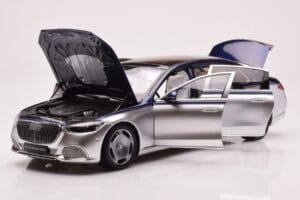 Mercedes Maybach S680 W223 Nautical Bleu Cirrus Argent Almost Real 1:18 820125 Métal — image 2 sur 8