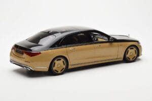 Mercedes Maybach S680 W223 Obsidian Noir Sand Almost Real 1:18 820124 Métal — image 3 sur 7
