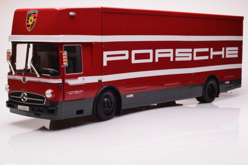 Mercedes O317 Porsche Transporter Rouge CMR 1:18