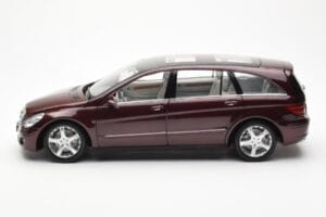Mercedes R-Class W251 Rouge Métallique Minichamps 1:18 150034602 Métal — image 4 sur 8