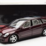 Mercedes R-Class W251 Rouge Métallique Minichamps 1:18 - image 8 of 8